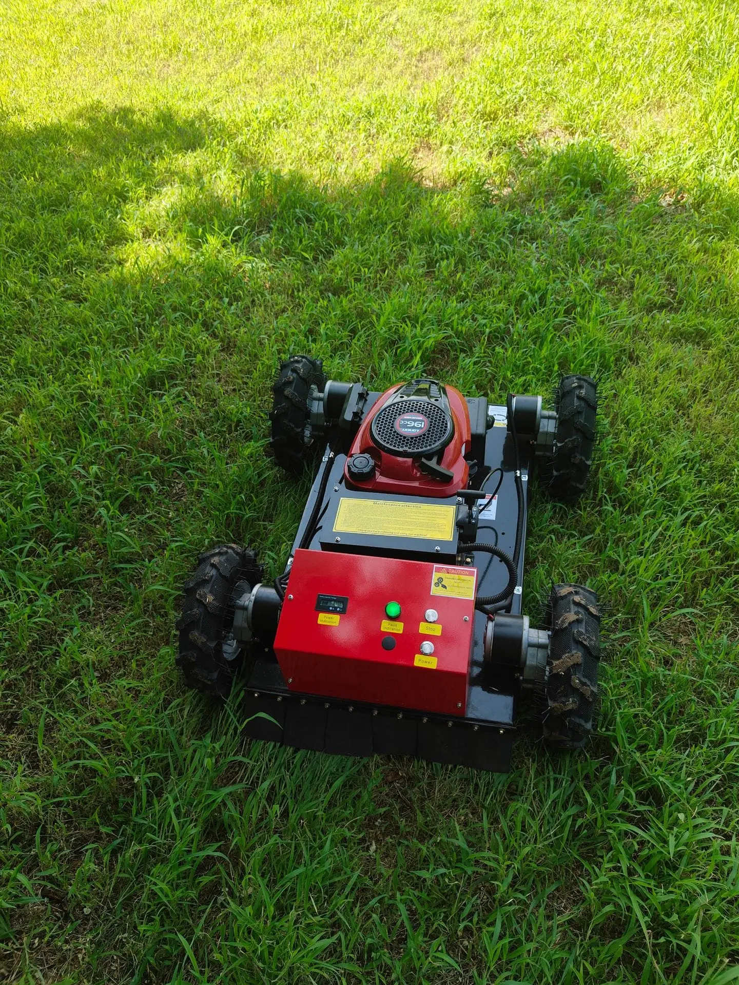 Trimmora OmniRover 550 – 4WD Remote Control Lawn Mower